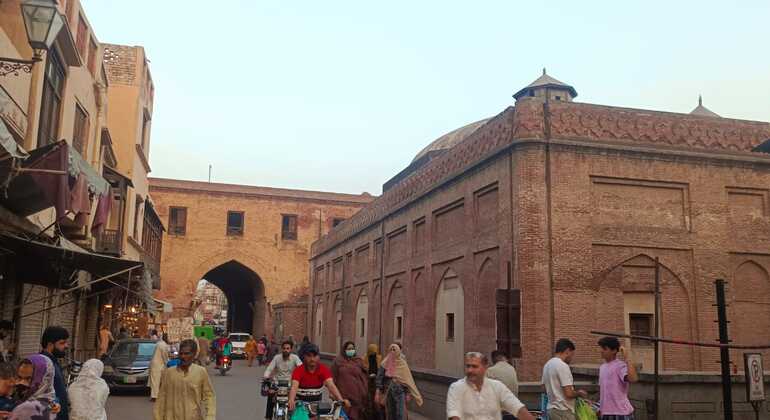 explore-lahores-historic-walled-city-es-2