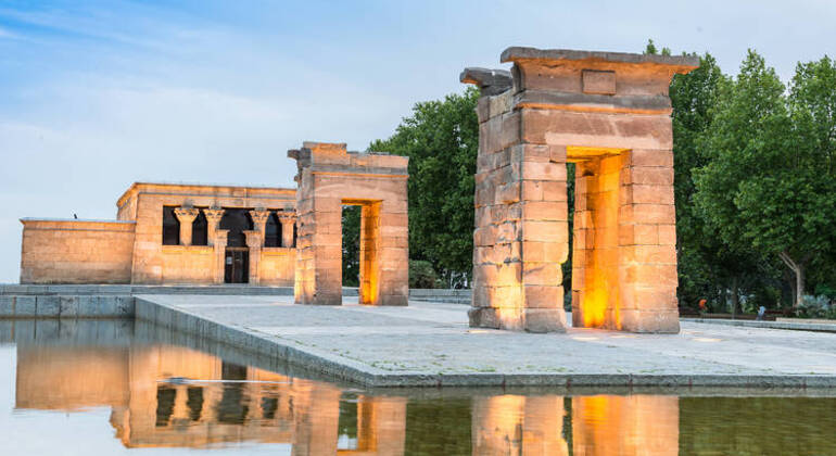 Madrid Must-Do Free Tour and Sunset at the Temple of Debod Provided by El Gato Negro Tours