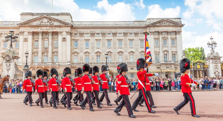 Palacios y Pompa: La Herencia Real de Londres Operado por strabo