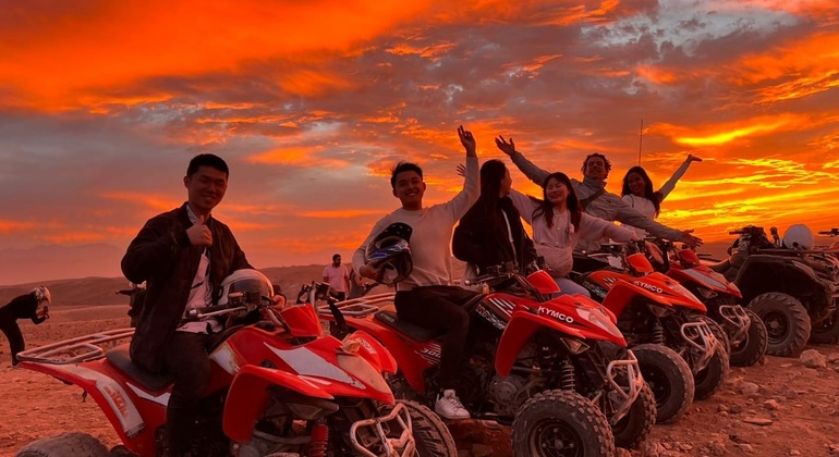 Avventura in quad nel deserto di Agafay con spettacolo al tramonto e cena Fornito da Marrakech magic tours