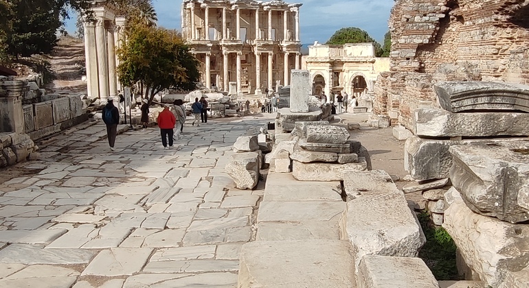 explore-the-unique-city-of-ephesus-es-1