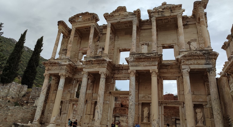 small-group-half-day-ephesus-tour-es-1