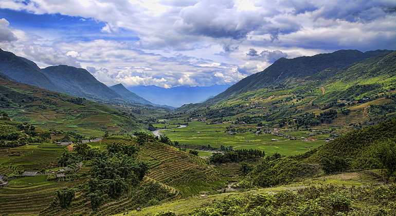 mountain-trekking-to-rice-terraced-fields-and-villages-en-10