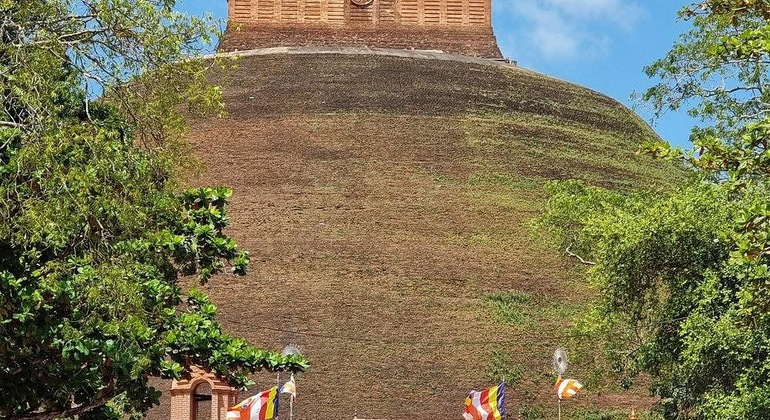 Visita guiada a la antigua Anuradhapura con Lucky