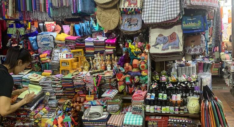 explore-the-russian-market-in-phnom-penh-en-10