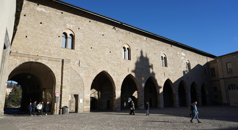 free-walking-tour-of-the-secrets-of-bergamo-es-3