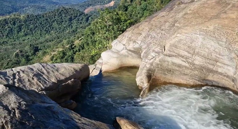 Udu Diyaluma : Cascades et piscines naturelles, Sri Lanka