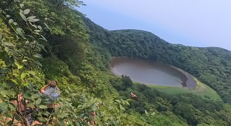 hiking-on-maderas-volcano-en-6