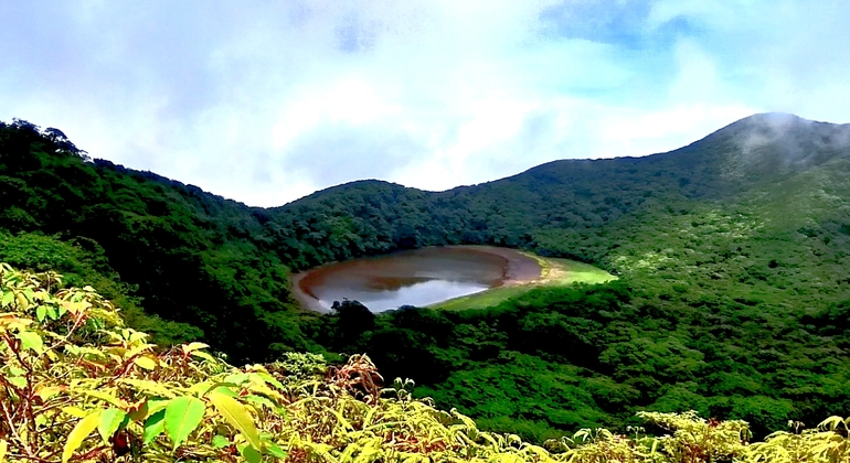 hiking-on-maderas-volcano-en-7