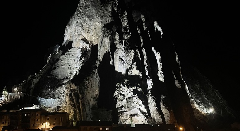 explore-sisteron-its-breathtaking-mountain-scenery-en-6