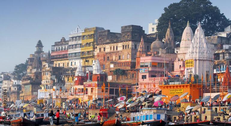 sunrise-in-varanasi-with-ganga-arti-boat-ride-en-4