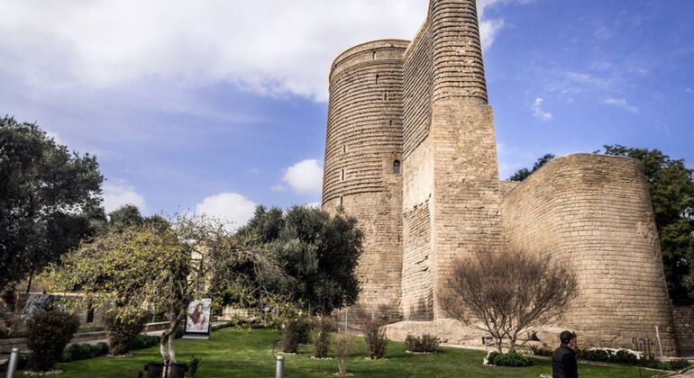 Discover Baku's Old and Modern Wonders