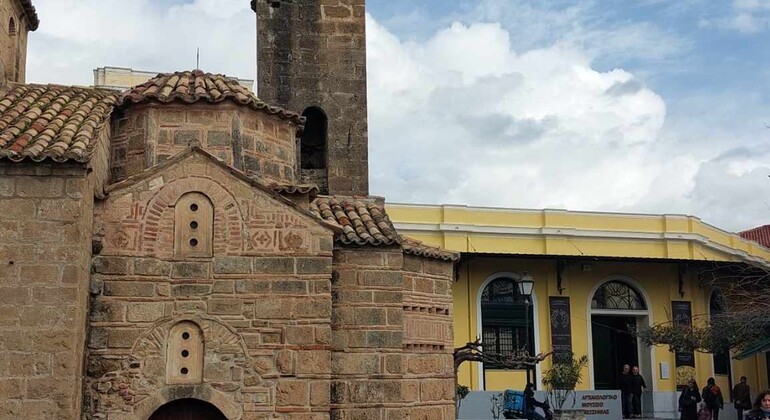 Casco Antiguo de Kalamata: Sabores Historia y Vida Local