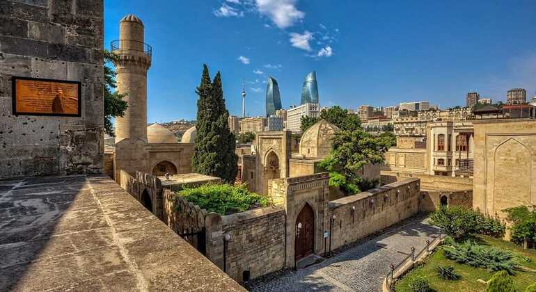 discover-baku-on-a-free-walking-tour-en-1