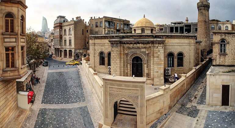 discover-baku-on-a-free-walking-tour-en-2