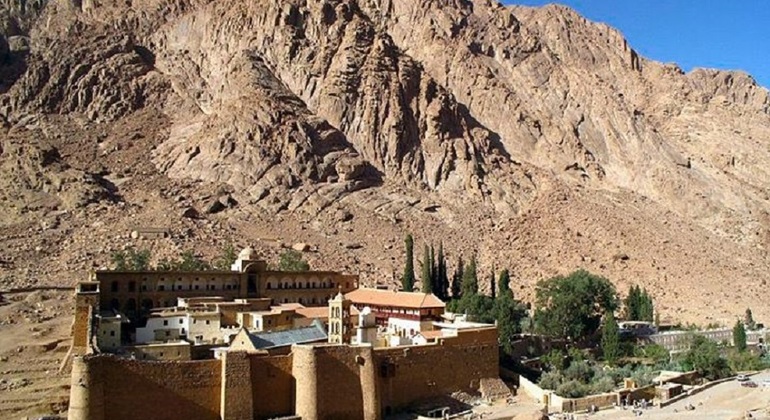 mount-sinai-and-st-catherine-monastery--day-tour-en-4