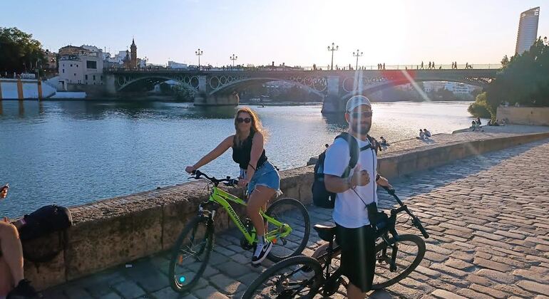 Descubre Sevilla en un tour en bicicleta Operado por Andalucia Geographic