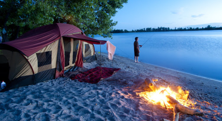 night-camping-and-surfing-at-elephant-rock-en-8