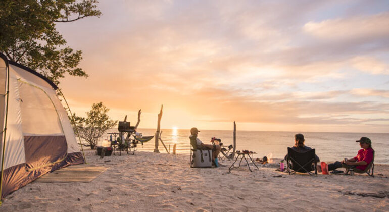 night-camping-and-surfing-at-elephant-rock-en-3