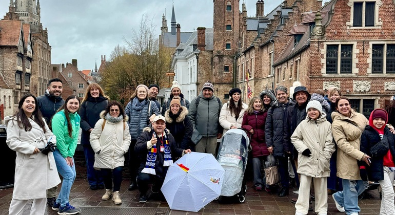 Tour medievale gratuito di Bruges con degustazione di cioccolato Fornito da Brujas Free Tour