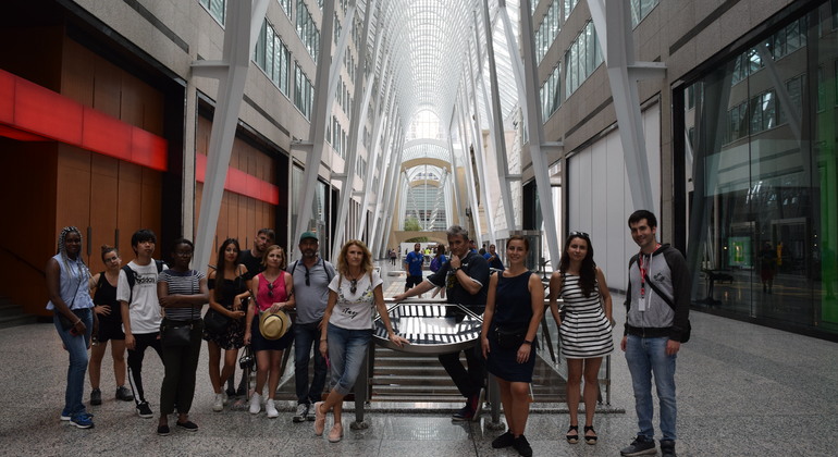 Free-Tour-a-Pie-por-el-Centro-de-Toronto-1