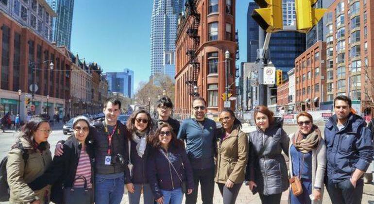 Free-Tour-a-Pie-por-el-Centro-de-Toronto-4