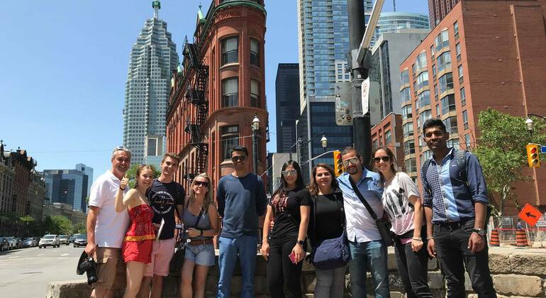 Free-Tour-a-Pie-por-el-Centro-de-Toronto-10