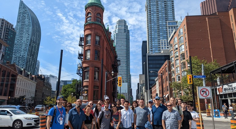 Free-Tour-a-Pie-por-el-Centro-de-Toronto-28