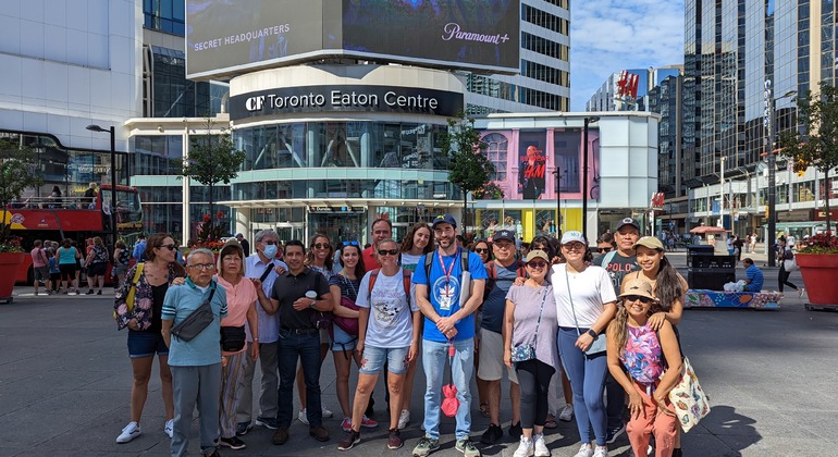 Free-Tour-a-Pie-por-el-Centro-de-Toronto-36