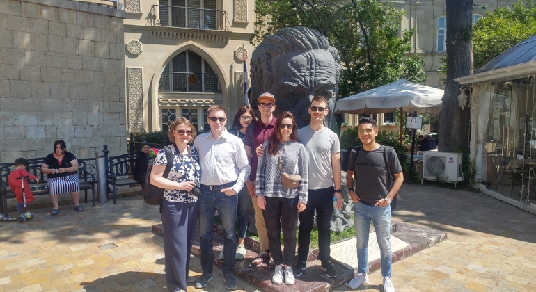 free-walking-tour-in-baku-en-8