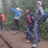 Gaston Gaston  — Guia de Cratera de Ngorongoro, na Tanzânia A maior caldeira intacta do mundo, Tanzânia