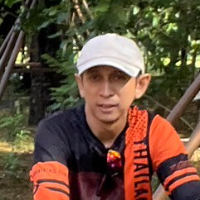 Mr. Pokphon — Guia de Passeio de bicicleta e excursão de um dia a Damnoen Saduak a partir de Banguecoque, Tailândia