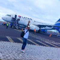 Alejandro — Guía del Transporte Privado Hacia la Mitad del Mundo, Ecuador