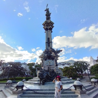 Gaby — Guía del Transporte Privado Hacia la Mitad del Mundo, Ecuador